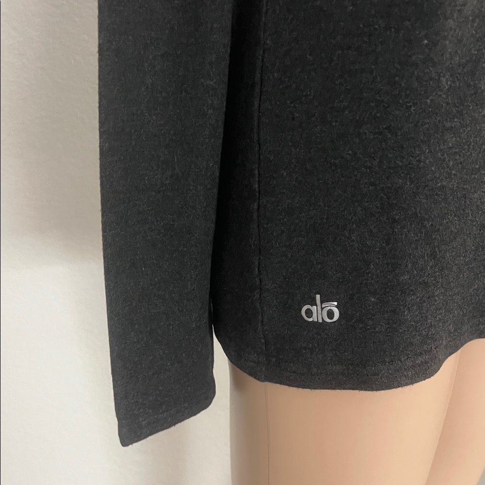 ALO Yoga Black Asymmetrical Long Sleeve sweater Size S ( no tag size)